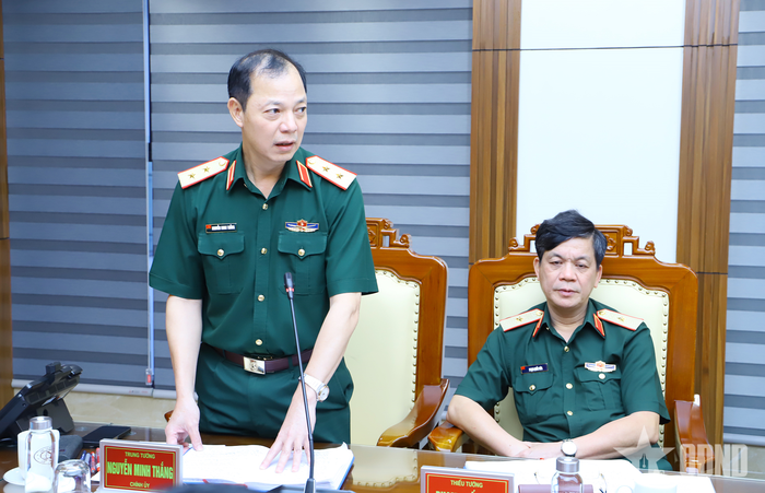 Trung tướng Nguyễn Minh Thắng, Bí thư Đảng ủy, Chính ủy Bộ tư lệnh 86, phát biểu tại hội nghị. 
