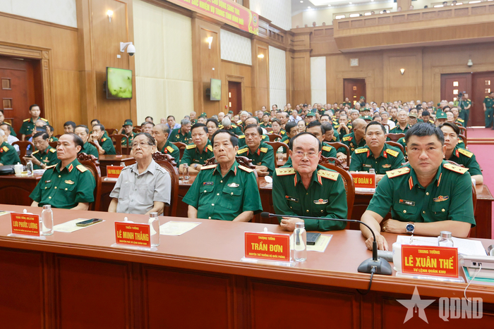 Các đại biểu dự buổi gặp mặt. 