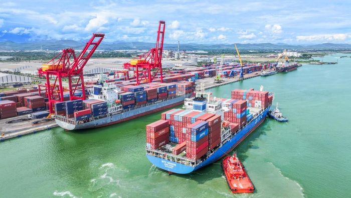 Một góc Cảng Chu Lai nằm trong Khu kinh tế mở Chu Lai.