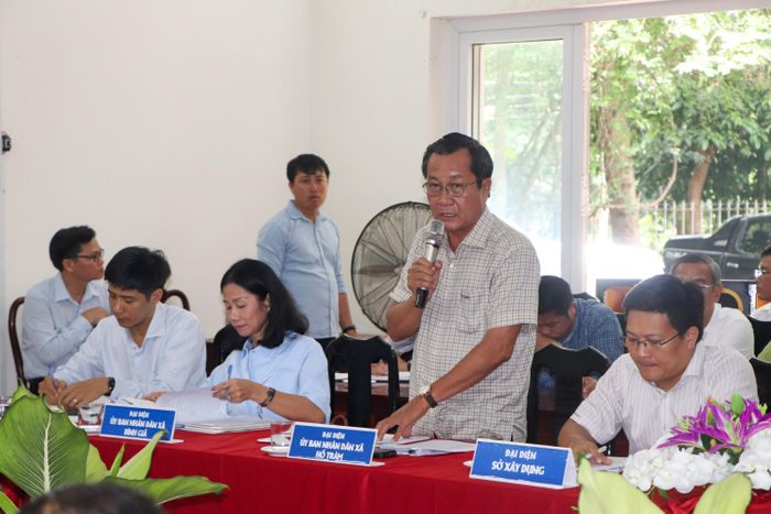  Đại diện lãnh đạo xã Hồ Tràm phát biểu tại buổi làm việc. Ảnh: THÀNH HUY 