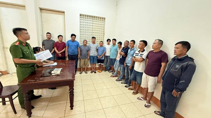 Các đối tượng trong đường dây cá độ bóng đá