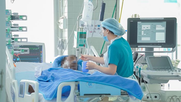 Bệnh nhân được chăm sóc tại Khoa Hồi sức tích cực Chống độc, Bệnh viện Chợ Rẫy.