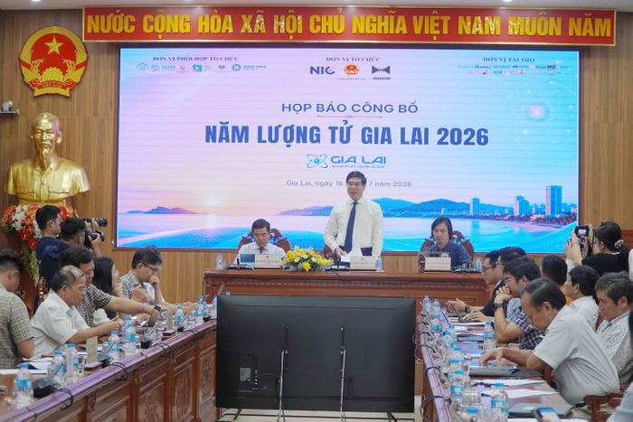 Toàn cảnh cuộc họp báo công bố thông tin về Năm Lượng tử Gia Lai 2026