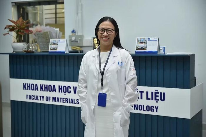 GS.TS Trần Thị Thanh Vân, Trưởng Khoa Khoa học và Công nghệ vật liệu, Trường Đại học Khoa học Tự nhiên (ĐH Quốc gia TPHCM). Ảnh: HCMUS.