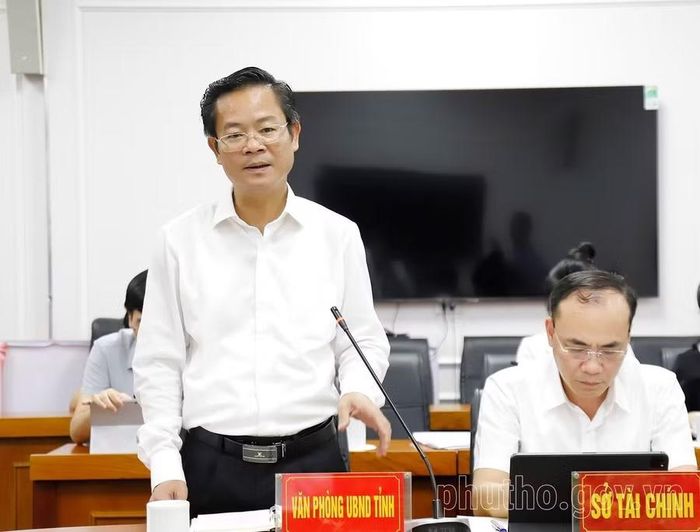 Lãnh đạo Văn phòng UBND tỉnh Phú Thọ phát biểu (Ảnh: phutho.gov.vn).