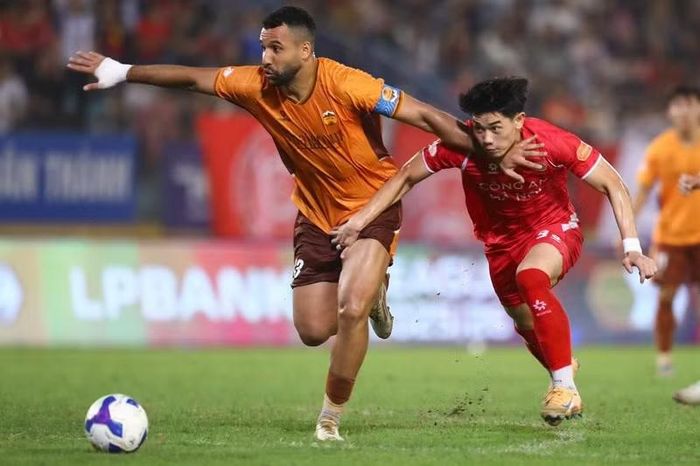 Gia nhập Hoàng Anh Gia Lai từ Khánh Hòa vào tháng 9/2023, Jairo Rodrigues đã ra sân 92 trận trên mọi đấu trường, ghi 14 bàn thắng và có 6 đường kiến tạo. Ảnh: Hoàng Anh Gia Lai.