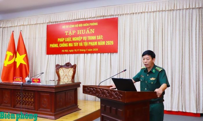 Đại tá Vũ Huy Phước, Phó Trưởng Khoa Phòng, chống ma túy và tội phạm, Học viện Biên phòng tập huấn chuyên đề 1 “Nội dung cơ bản của Luật phòng, chống ma túy năm 2025". Ảnh: Dân Chủ