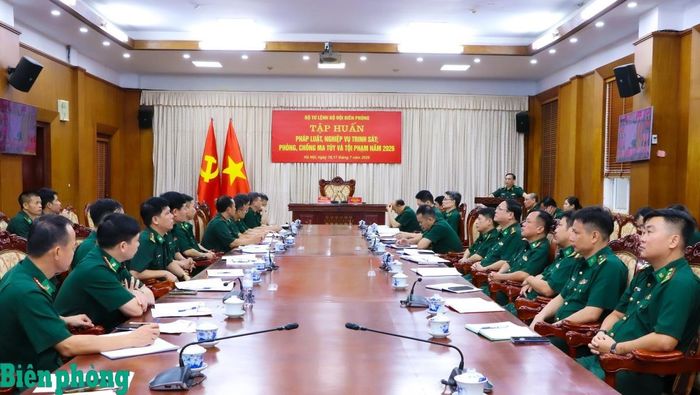 Quang cảnh lớp tập huấn tại điểm cầu Bộ Tư lệnh Bộ đội Biên phòng. Ảnh: Dân Chủ