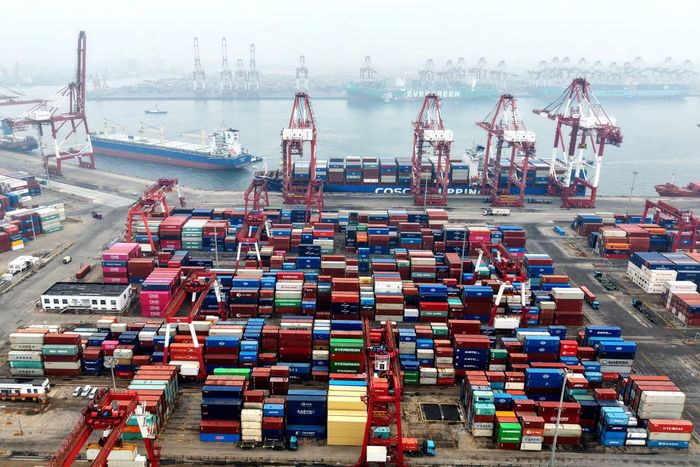 Xuất khẩu là động lực chính của nền kinh tế Trung Quốc. Ảnh: CNN.
