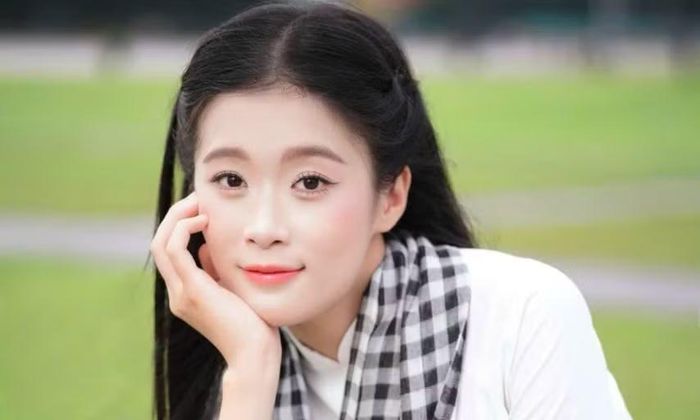 Thí sinh cho biết từng có thời gian mặc cảm vì một vết sẹo trên chân sau biến cố trong cuộc sống. Chính trải nghiệm này thôi thúc cô bước ra khỏi vùng an toàn để thử sức tại Hoa hậu Việt Nam.