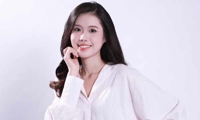 Cô tự nhận từ khóa phù hợp nhất với mình là "trải nghiệm" bởi luôn thử sức ở nhiều lĩnh vực, từ ca hát, nhảy, vẽ, dẫn chương trình đến các môn thể thao như bơi, chạy, cầu lông.