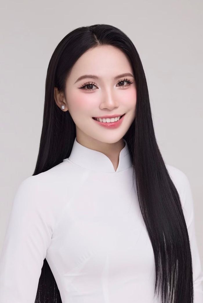 Đại diện còn lại của Thanh Hóa là Phạm Thị Hậu (sinh năm 2005), cao 1,68 m, sinh viên Đại học Sân khấu - Điện ảnh Hà Nội. Người đẹp cho biết yêu thể thao, nghệ thuật và có năng khiếu diễn xuất, múa. Cô tự nhận mình là người sống giàu cảm xúc, thích quan sát và lắng nghe để thấu hiểu người khác.