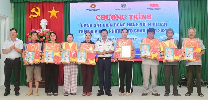 Trung tâm Phục vụ hành chính công phường Tô Châu ngày càng nâng cao chất lượng phục vụ, tạo thuận lợi cho người dân, doanh nghiệp khi thực hiện thủ tục hành chính.