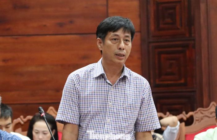 Ông Tô Văn Giang - Phó Chủ tịch UBND xã Sông Hinh, phản hồi thông tin.