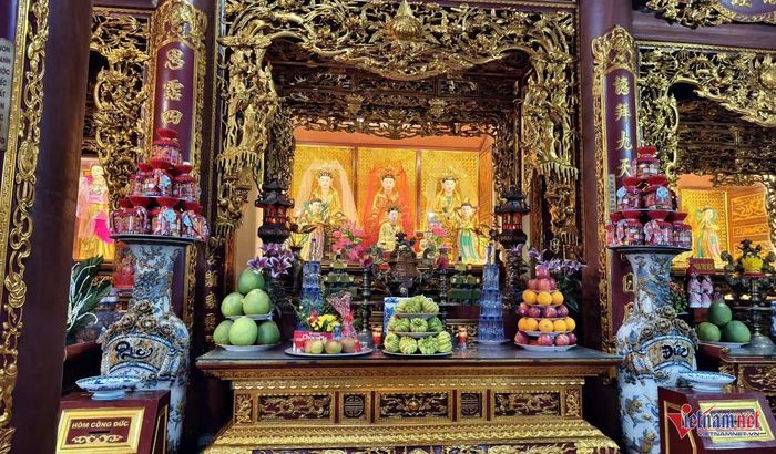 Đền Mẫu thờ đức Thánh mẫu Liễu Hạnh. Ảnh: Trọng Bảo