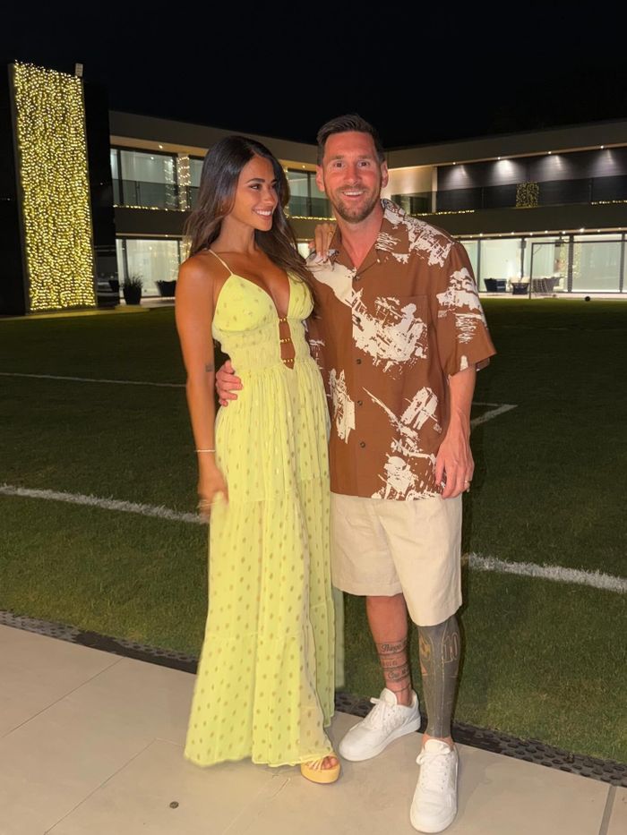 Antonela Roccuzzo và Messi. 