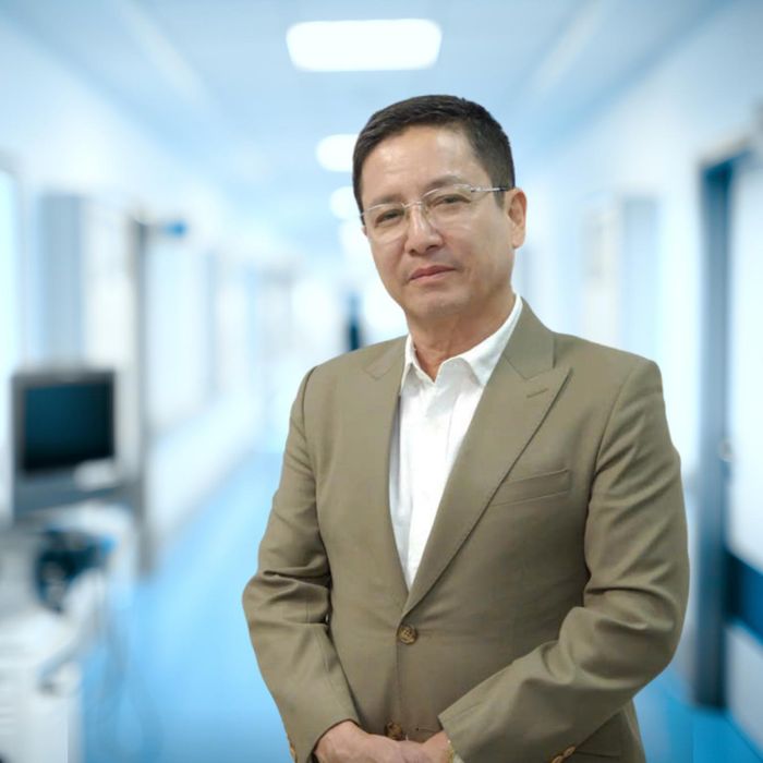 Tạo hình của NSƯT Chí Trung trong "Con đến đây". 