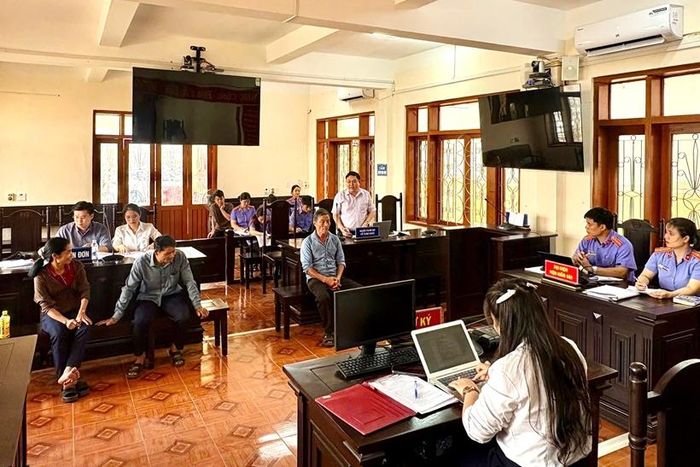  Toàn cảnh phiên tòa