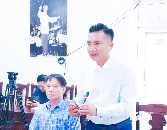 Ủy viên Thường trực Ủy ban Đoàn kết Công giáo Việt Nam tỉnh Hoàng Nguyễn Trọng Dũng trao đổi ý kiến tại hội nghị. Ảnh: Mai Hoa