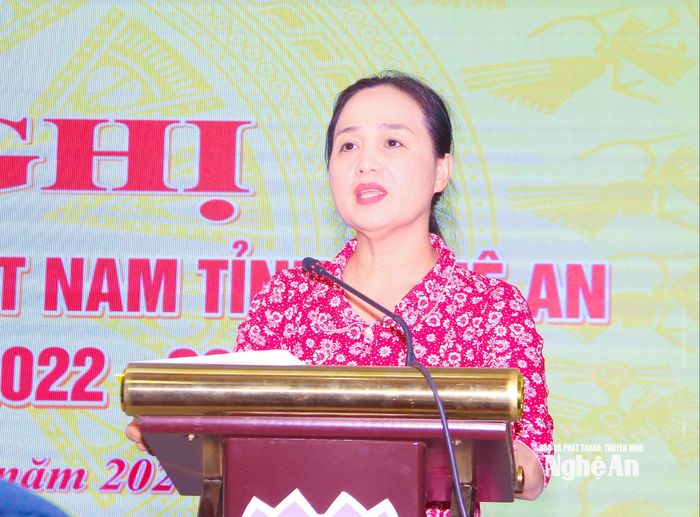 Phó Chủ tịch Ủy ban MTTQ Việt Nam tỉnh Trần Thị Thu Hương phát biểu tại hội nghị. Ảnh: Mai Hoa