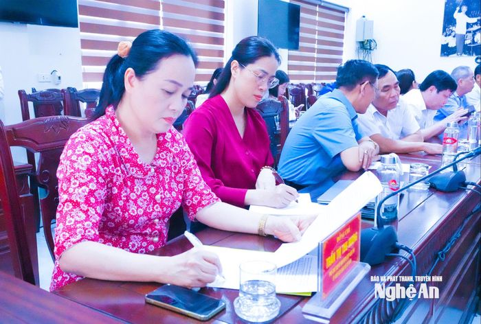 Lãnh đạo Ủy ban MTTQ Việt Nam tỉnh tham gia hội nghị. Ảnh: Mai Hoa