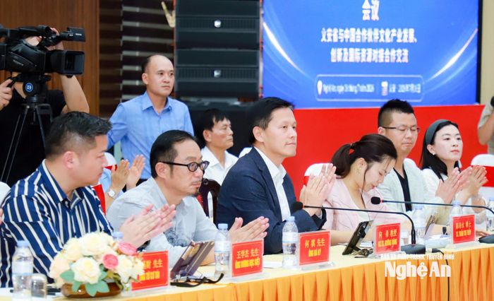 Đoàn công tác Viện Nghiên cứu Công nghiệp văn hóa, Đại học Bắc Kinh dự hội nghị. Ảnh: Thành Duy