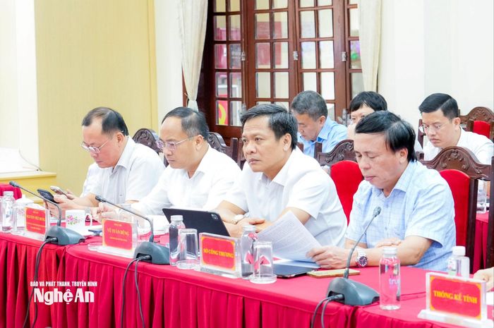 Lãnh đạo các sở, ngành, địa phương tham dự hội nghị. Ảnh: Phạm Bằng