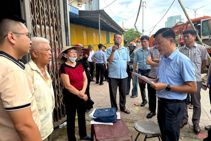 Lực lượng chức năng đã tiến hành lập biên bản, làm căn cứ để xem xét, xử lý theo quy định của pháp luật.