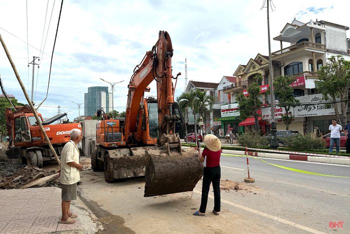 Gia đình ông Kiều Huỳnh cản trở, không cho đơn vị thi công từ số nhà 118 - 128 đường Hà Huy Tập.