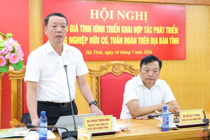 Chủ tịch UBND tỉnh Phan Thiên Định phát biểu chỉ đạo tại hội nghị.