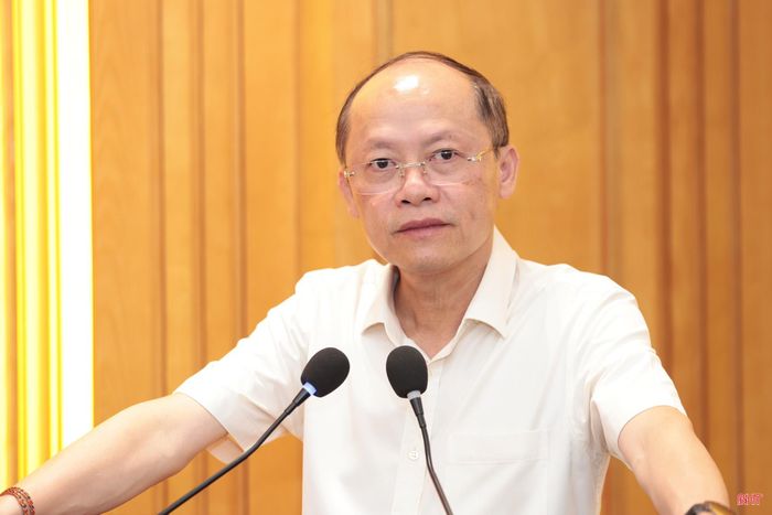 Đồng chí Nguyễn Hồng Lĩnh - Phó Bí thư Thường trực Tỉnh ủy, Chủ tịch HĐND tỉnh phát biểu tại lễ ký kết.