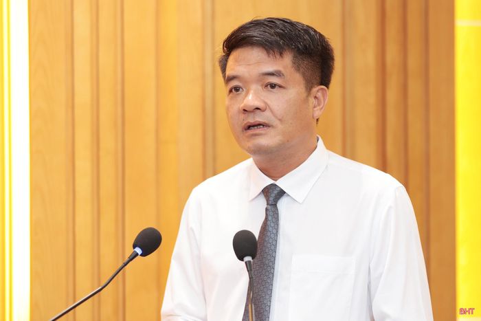 Đồng chí Trần Nhật Tân – Ủy viên BTV Tỉnh ủy, Trưởng ban Nội chính Tỉnh ủy phát biểu tại lễ ký kết.