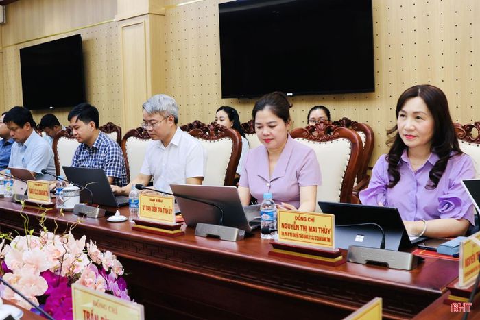 Đại biểu tham dự hội nghị.