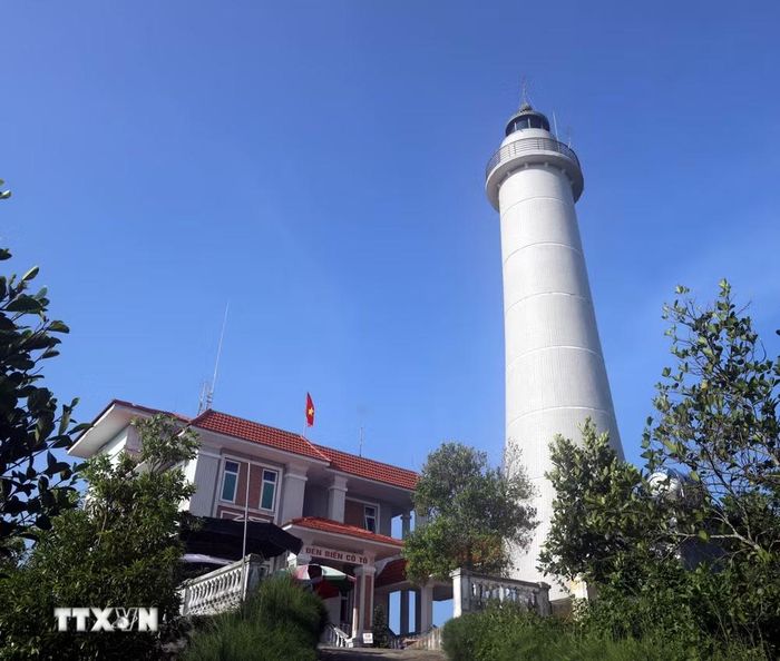 Ngọn Hải Đăng, biểu tượng của Cô Tô. (Ảnh: Đức Hiếu/TTXVN)