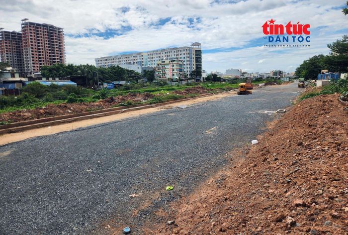 Chủ đầu tư đang tăng cường đôn đốc các nhà thầu thi công gói thầu XL-03, XL-04 và XL-05 để kịp tiến độ đề ra.