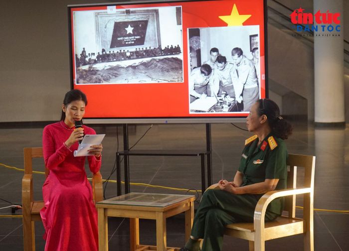 Dù đã về hưu nhiều năm, Thượng tá Nguyễn Thanh Hằng vẫn nhiệt huyết tham gia các buổi giao lưu, truyền cảm hứng cho thế hệ trẻ.