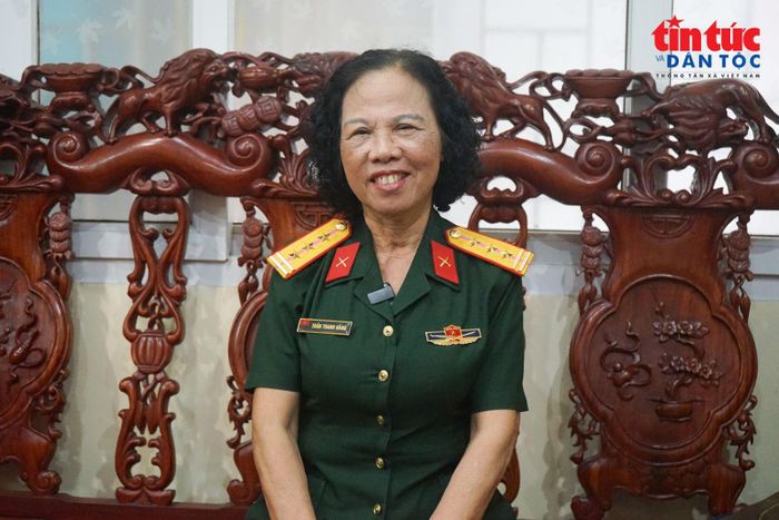 Thượng tá, Thạc sĩ Trần Thanh Hằng, nguyên cán bộ Bảo tàng Lịch sử Quân sự Việt Nam.