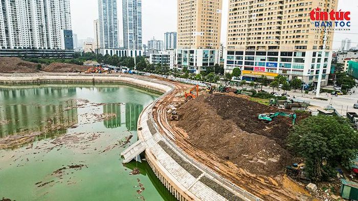 Kè bờ, đường dạo và lan can quanh hồ Đồng Bông 2 cơ bản thành hình.