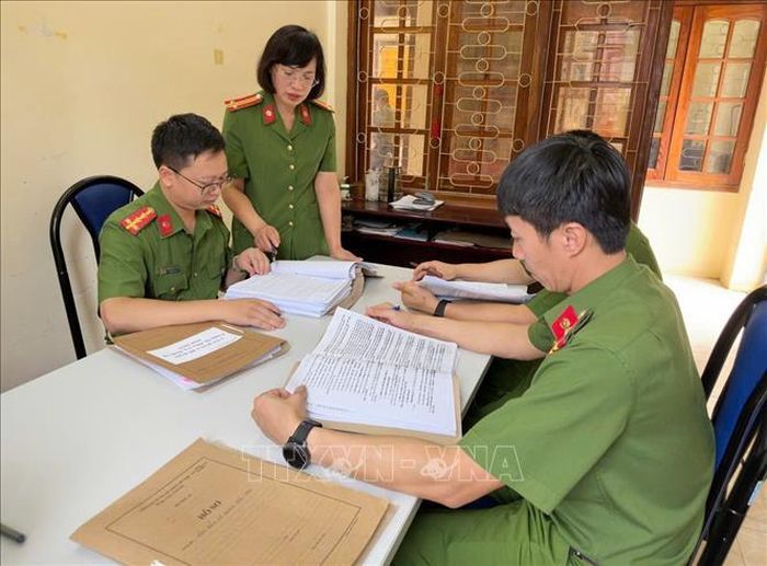 Cán bộ, chiến sĩ Công an xã Mai Sơn, tỉnh Sơn La, trao đổi nghiệp vụ. Ảnh minh họa: Nguyễn Cường/TTXVN