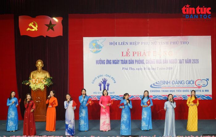 Văn nghệ tại buổi lễ.