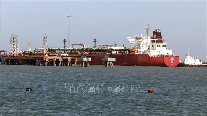 Tàu chở khí hóa lỏng Shivalik cập cảng Mundra, Ấn Độ sau khi di chuyển qua eo biển Hormuz ngày 16/3/2026. Ảnh minh họa: ANI/TTXVN