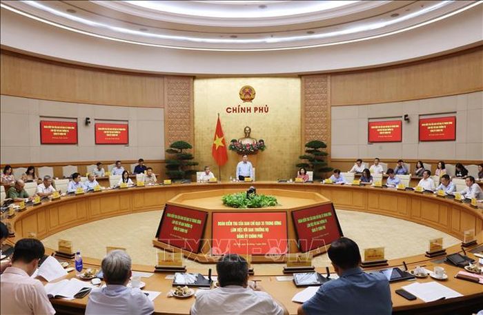 Đoàn kiểm tra của Ban Chỉ đạo 35 Trung ương làm việc với Đảng ủy Chính phủ. Ảnh: Lâm Khánh/TTXVN