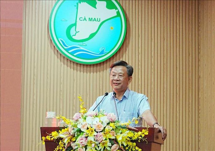 Ông Hồ Trung Việt, Trưởng Ban Tuyên giáo Dân vận Tỉnh ủy Cà Mau phát biểu tại hội nghị.