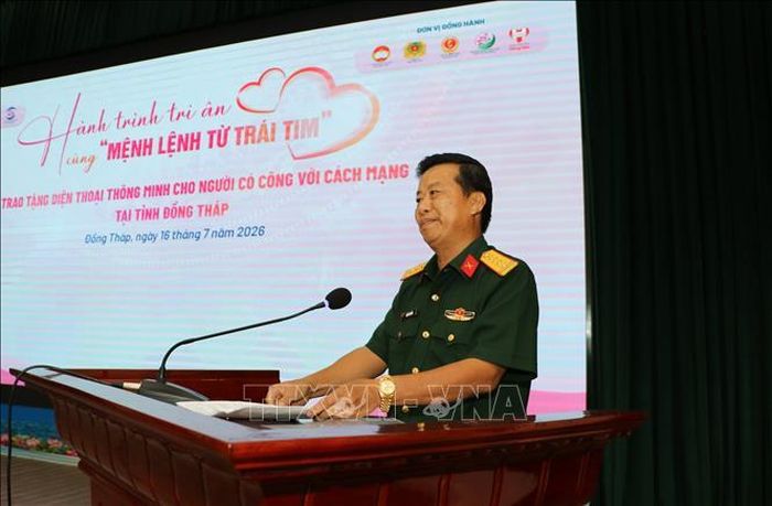 Đại tá Trần Văn Hiền, Phó Chính ủy Bộ Chỉ huy quân sự tỉnh Đồng Tháp, phát biểu. Ảnh: Hồng Thái/TTXVN