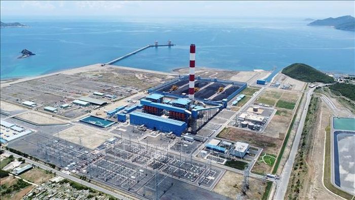 Toàn cảnh trung tâm Nhà máy nhiệt điện BOT Vân Phong 1 và trạm 500kV Vân Phong, tỉnh Khánh Hòa. Ảnh minh họa: Huy Hùng/TTXVN