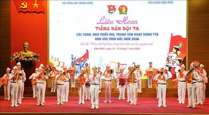 Tiết mục đặc sắc của đoàn tỉnh Điện Biên trình diễn tại đêm bế mạc.