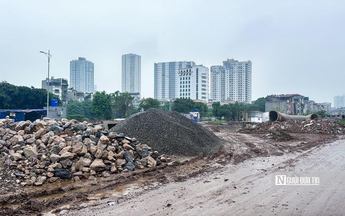 Nhiều người dân sinh sống dọc tuyến kênh La Khê bày tỏ mong muốn dự án sớm hoàn thành để hệ thống tiêu thoát nước được vận hành đồng bộ. Theo đó, việc tuyến kênh được đưa vào khai thác sẽ góp phần giảm tình trạng ngập úng mỗi khi mưa lớn, đồng thời cải thiện cảnh quan và môi trường khu vực.