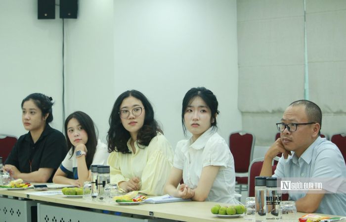 Các đại biểu tham dự hội nghị. 