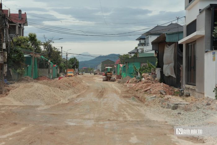 Ông Nguyễn Quang Linh, Giám đốc Ban Quản lý dự án đầu tư xây dựng công trình dân dụng và hạ tầng khu vực tỉnh Hà Tĩnh khẳng định: “Với tiến độ UBND tỉnh giao, cùng với việc địa phương bàn giao 100% mặt bằng, chủ đầu tư sẽ đốc thúc nhà thầu tập trung thi công, hoàn thành toàn bộ dự án”.