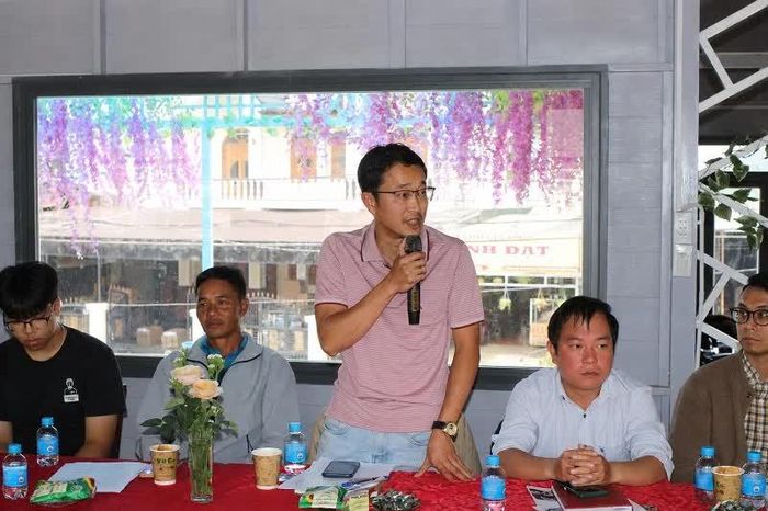 Ông Võ Đình Tùng – Phó giám đốc HTX Cá nước lạnh Lạc Dương, nêu trăn trở tại buổi tọa đàm.
